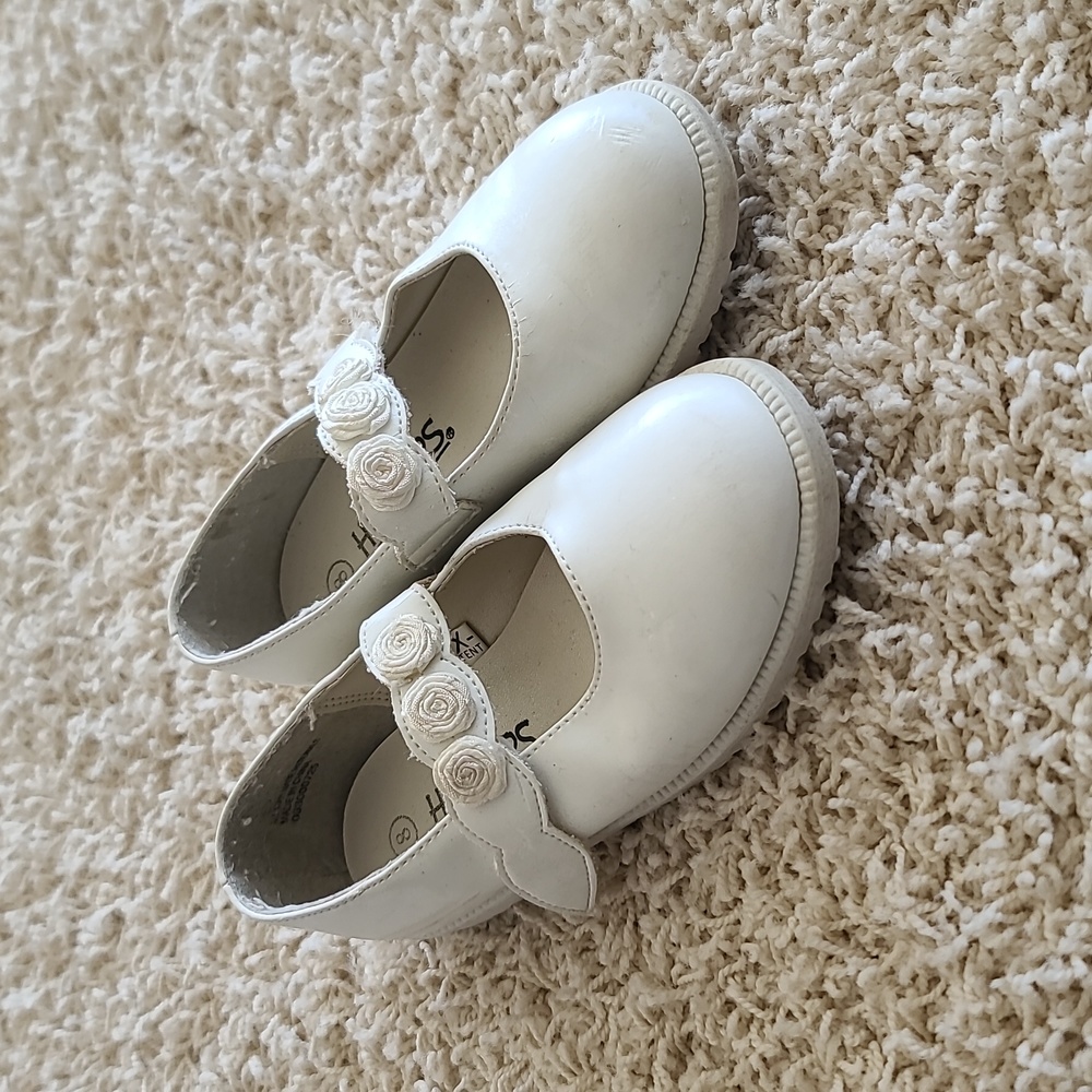 Girls white dress shoes